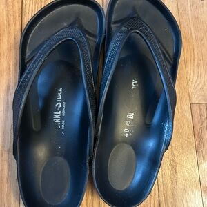 Birkenstocks - black flip flips